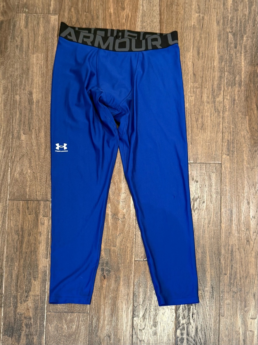Boys size XL (18-20) Under Armour 3/4 royal blue tights